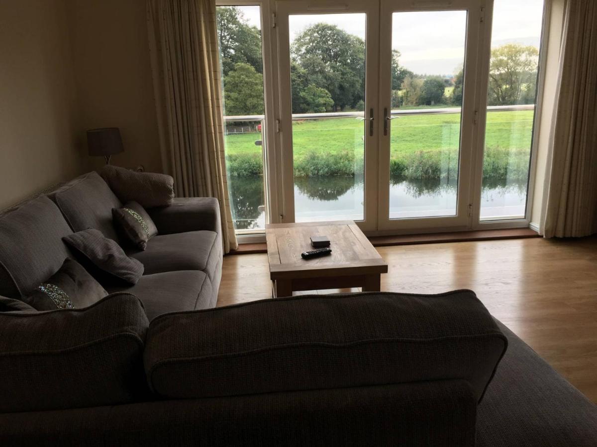 Penthouse Apartment On The River - 65 Skipper Way Saint Neots Eksteriør billede
